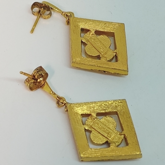* vintage Crown Trifari L'Orient post earrings - Picture 3 of 5